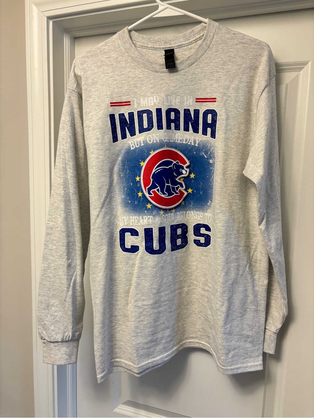 Chicago Cubs Long Sleeve Shirt - Medium